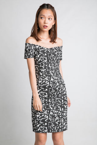 Ava Off Shoulder Prints Dress In Black