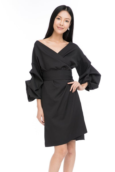 Peyton Bubble Sleeved Wrap Dress in Black