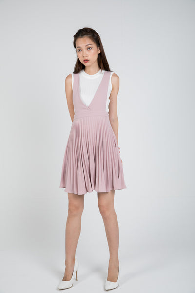 Lilia Pleated Pinafore In Dusty Pink