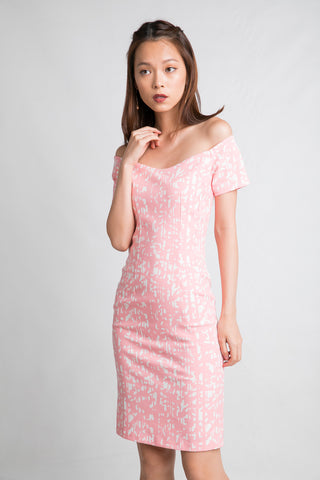 Ava Off Shoulder Prints Dress In Pink